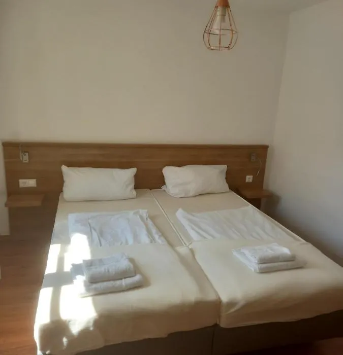 Hotel Krone Bad Cannstatt-1
